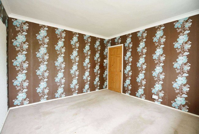 33 Fallowfield Road, Solihull, B92 9HJ 1