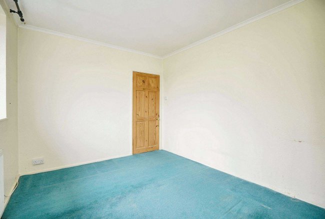 33 Fallowfield Road, Solihull, B92 9HJ 1
