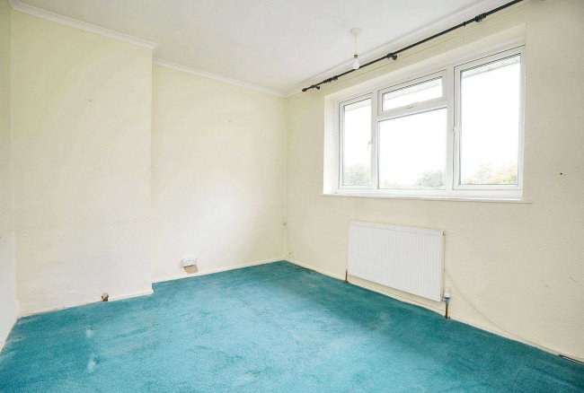 33 Fallowfield Road, Solihull, B92 9HJ 1