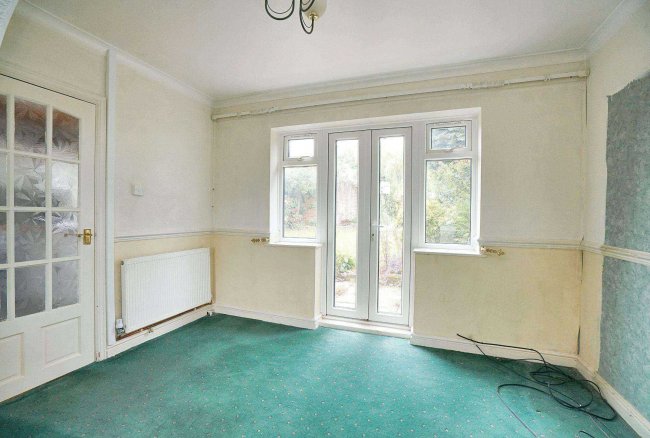 33 Fallowfield Road, Solihull, B92 9HJ 1