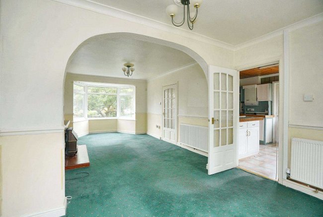 33 Fallowfield Road, Solihull, B92 9HJ 1