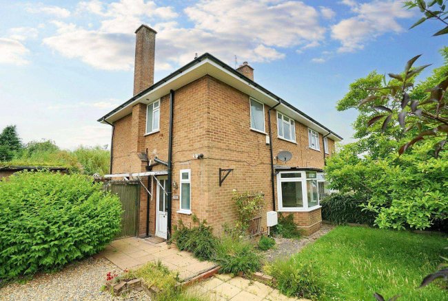 33 Fallowfield Road, Solihull, B92 9HJ 1