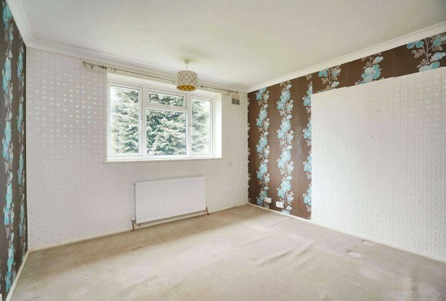 33 Fallowfield Road, Solihull, B92 9HJ 1