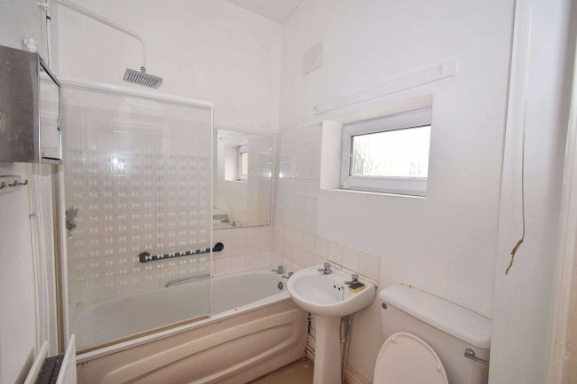 29 St. Columbas Close, Coventry, West Midlands, CV1 4BX 9