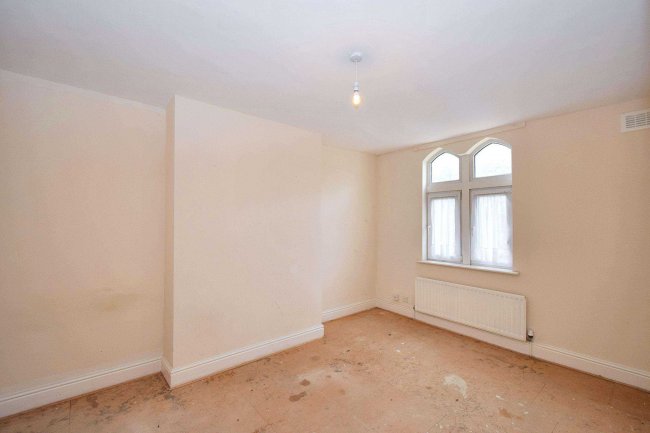 29 St. Columbas Close, Coventry, West Midlands, CV1 4BX 9