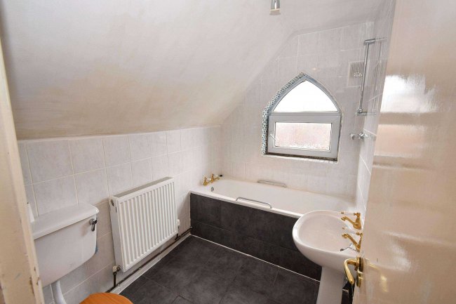 29 St. Columbas Close, Coventry, West Midlands, CV1 4BX 9