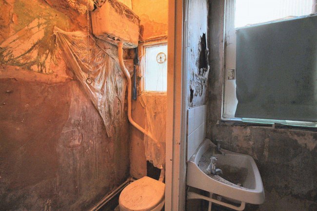 60 Seymour Road, Leyton, London, E10 7LY 8