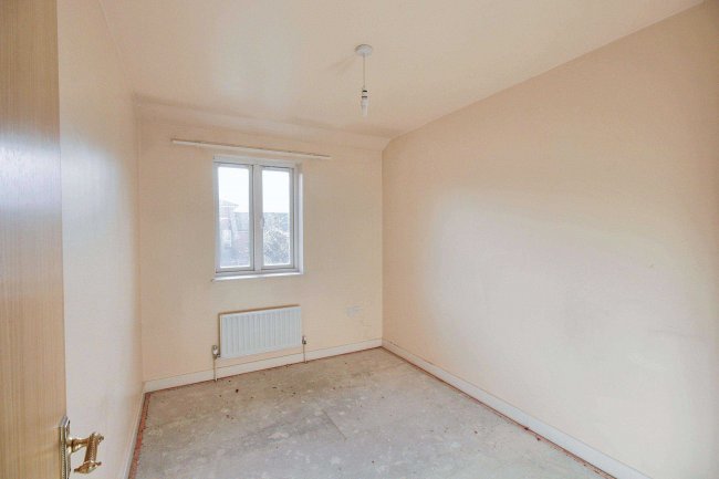 7 Heather Road, Chingford, London, E4 8YX 6