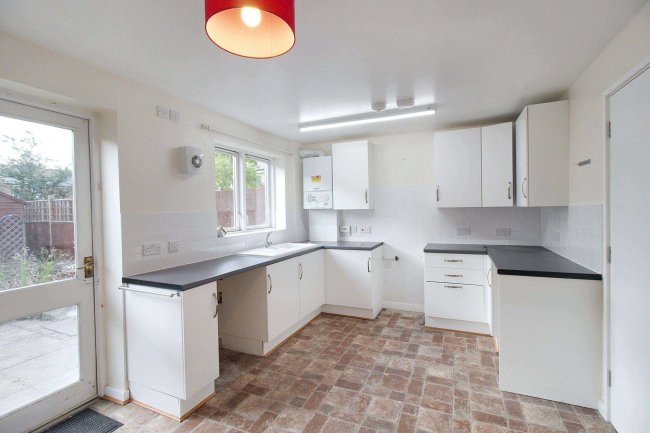 7 Heather Road, Chingford, London, E4 8YX 6