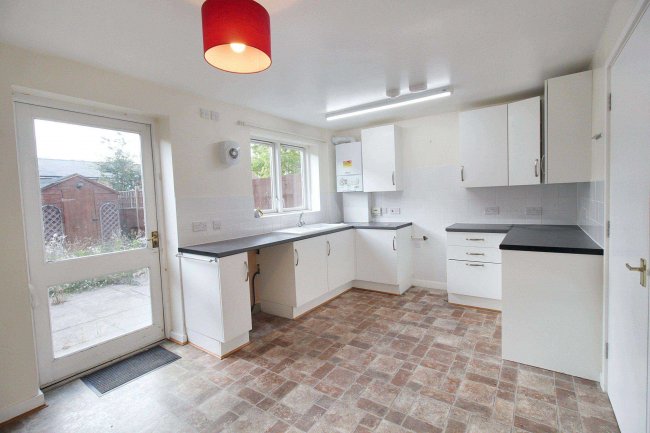 7 Heather Road, Chingford, London, E4 8YX 6