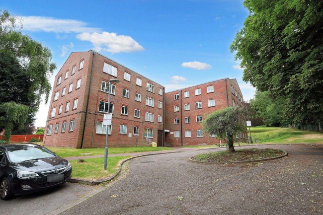 Flat 8 Aldwyck Court, Leighton Buzzard Road, Hemel Hempstead, Hertfordshire, HP1 1SJ 2