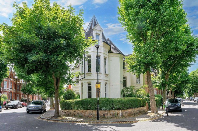 Flat B, 2a Kelross Road, Highbury, London, N5 2QS 5