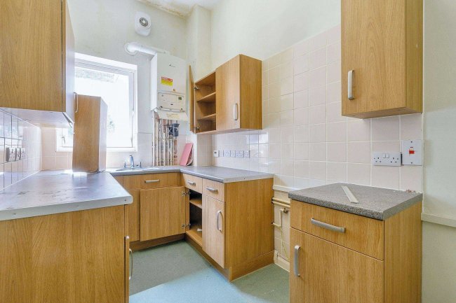 Flat B, 2a Kelross Road, Highbury, London, N5 2QS 5