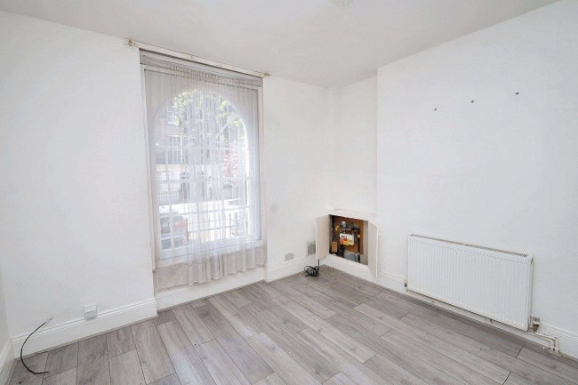 Flat A, 62 Canonbury Road, Islington, London, N1 2DQ 1