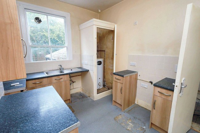 8B Osterley Road, Stoke Newington, London, N16 8SN 2