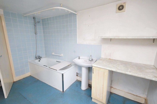 8B Osterley Road, Stoke Newington, London, N16 8SN 2