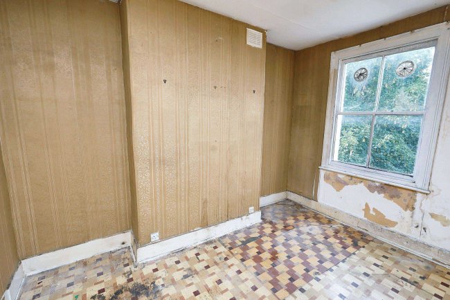 8B Osterley Road, Stoke Newington, London, N16 8SN 2