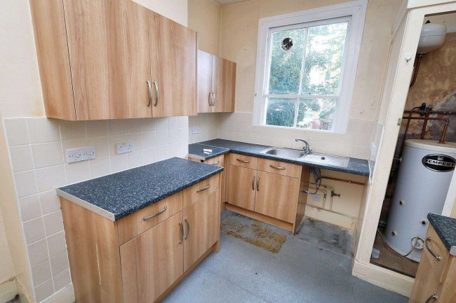 8B Osterley Road, Stoke Newington, London, N16 8SN 2