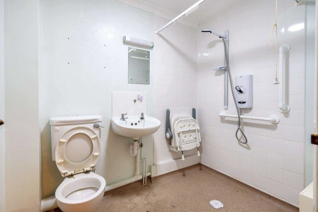 30 Wanlip Road, Plaistow, London, E13 8QP 1