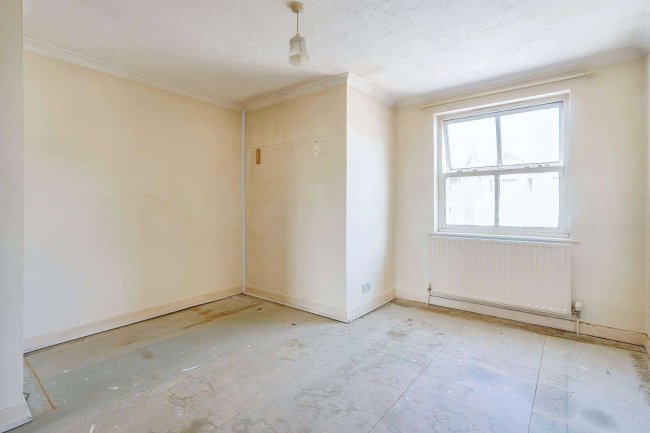 30 Wanlip Road, Plaistow, London, E13 8QP 1