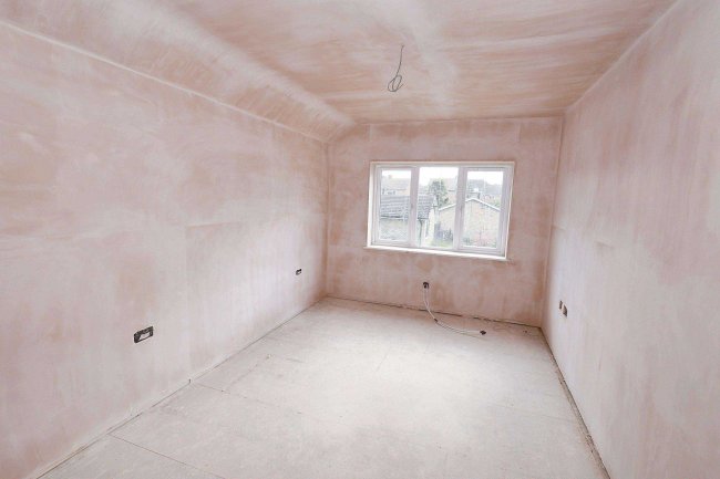 77 Meadowcroft, Aylesbury, Buckinghamshire, HP19 9LP 1