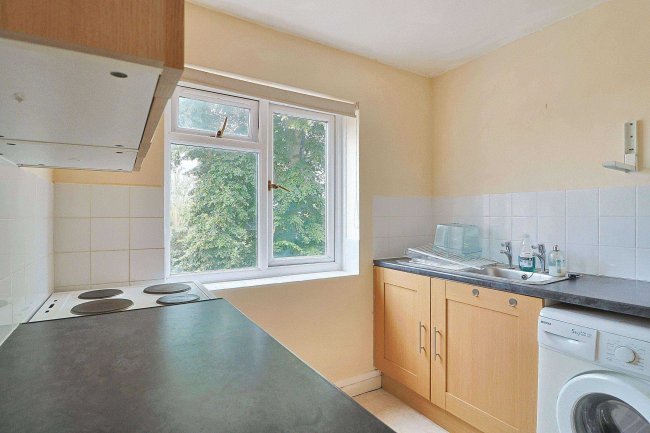 Flat 6, 26 St. Annes Road, Southampton, SO19 9FF 10