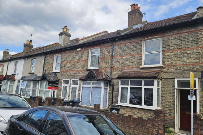 27 Sanderstead Road, South Croydon, CR2 0PE 7