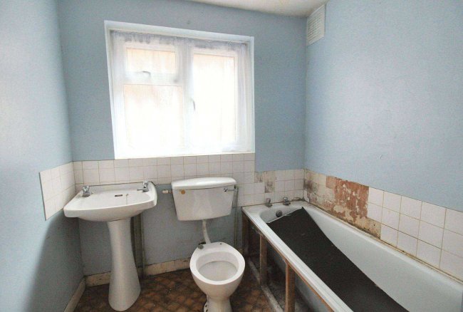 141 Odessa Road, Forest Gate, London E7 9BL 3