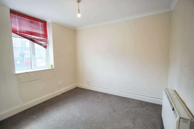 28a Goresbrook Road, Dagenham, Essex, RM9 6UR 9