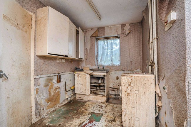 12 Saville Gardens, Billingshurst, West Sussex, RH14 9RR 4