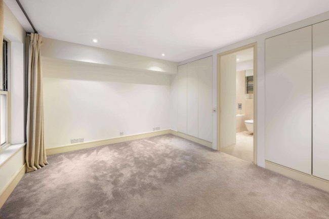 Flat 2, 7 Queens Gate Place, South Kensington, London, SW7 5NU 8