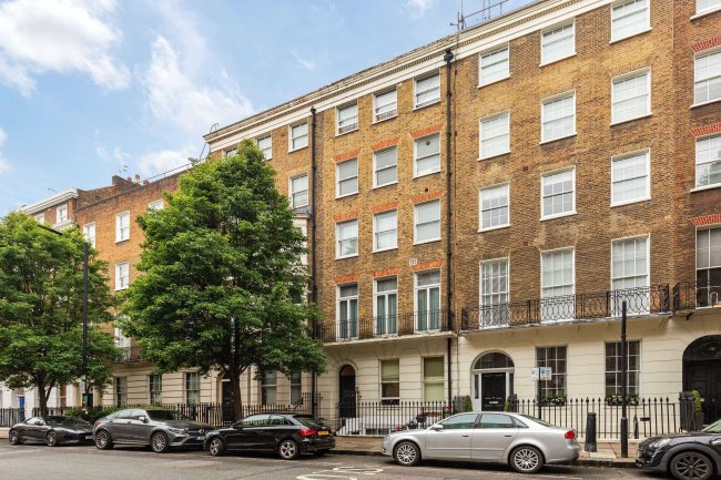 Flat 6, 55 Great Cumberland Place, London W1H 7LJ 4