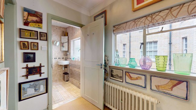 Flat 6, 55 Great Cumberland Place, London W1H 7LJ 4