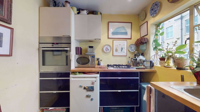 Flat 6, 55 Great Cumberland Place, London W1H 7LJ 4