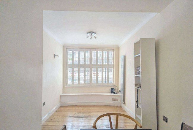 68 Southwark Bridge Road, London SE1 0AS 2