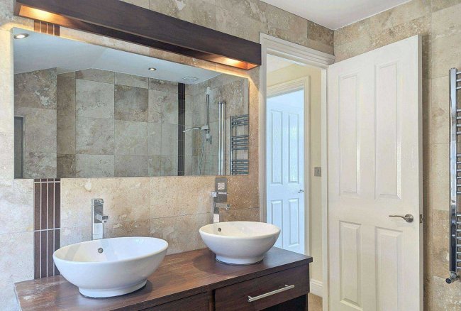 68 Southwark Bridge Road, London SE1 0AS 2