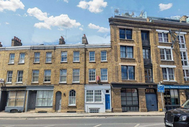 68 Southwark Bridge Road, London SE1 0AS 2