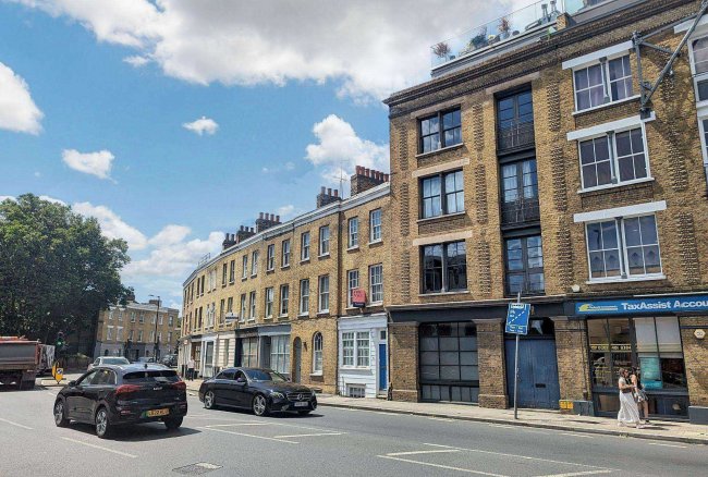 68 Southwark Bridge Road, London SE1 0AS 2