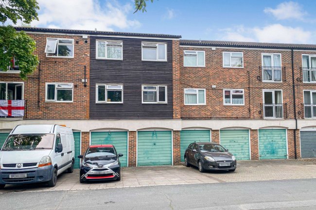 26 Ladybank, Bracknell, Berkshire, RG12 7HA 3