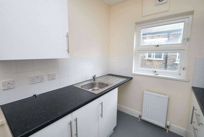 Flat B, 93 Harvist Road, London, NW6 6HA 6