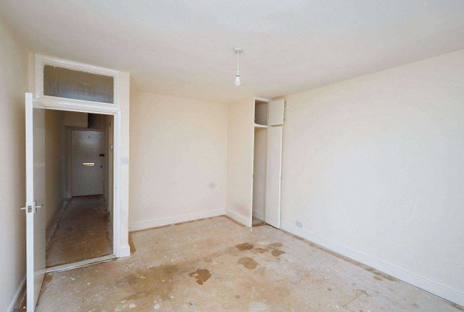 Flat B, 93 Harvist Road, London, NW6 6HA 6