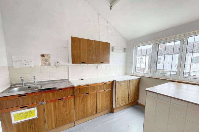 28 Fairview Avenue, Wallasey CH45 4RF 60