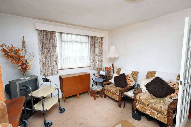 122 Jeremys Green, Edmonton, London, N18 2ND 8