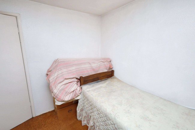 122 Jeremys Green, Edmonton, London, N18 2ND 8