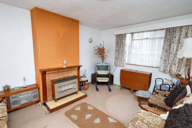 122 Jeremys Green, Edmonton, London, N18 2ND 8