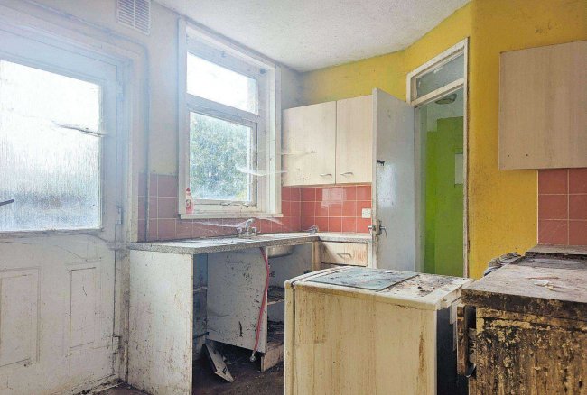 71 Hectorage Road Tonbridge Kent TN9 2DJ 1