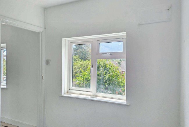 11 Audley Avenue, Tonbridge, Kent TN9 1XE 4