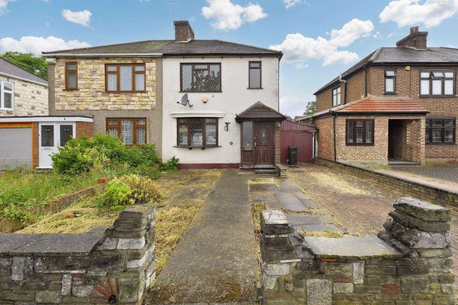 10 Tysoe Avenue, Enfield, Middlesex, EN3 6DY 2