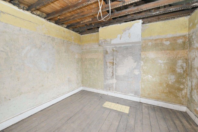 10 Tysoe Avenue, Enfield, Middlesex, EN3 6DY 2