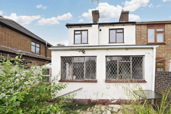 10 Tysoe Avenue, Enfield, Middlesex, EN3 6DY 2